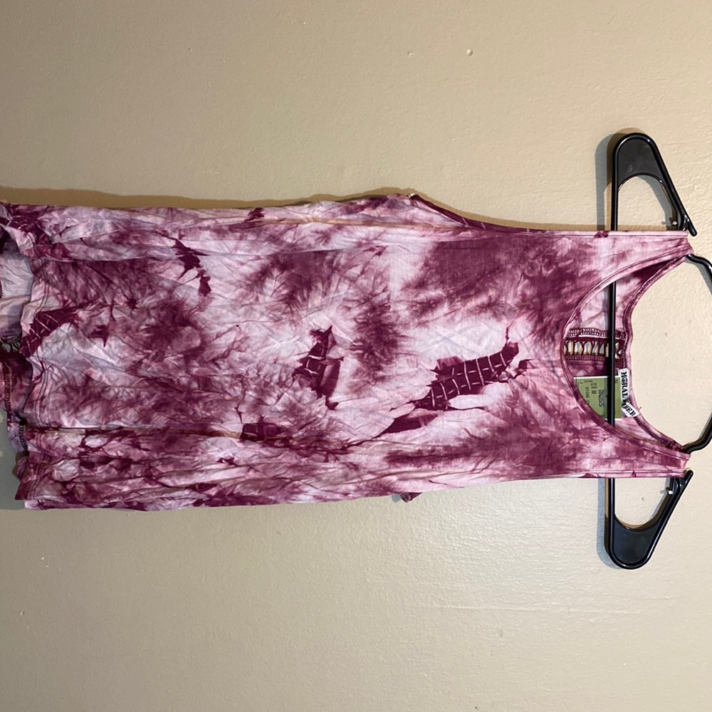 Brand new, never worn, Moral Fiber Tank Top. Maroon/White Color. Juniors Medium.
